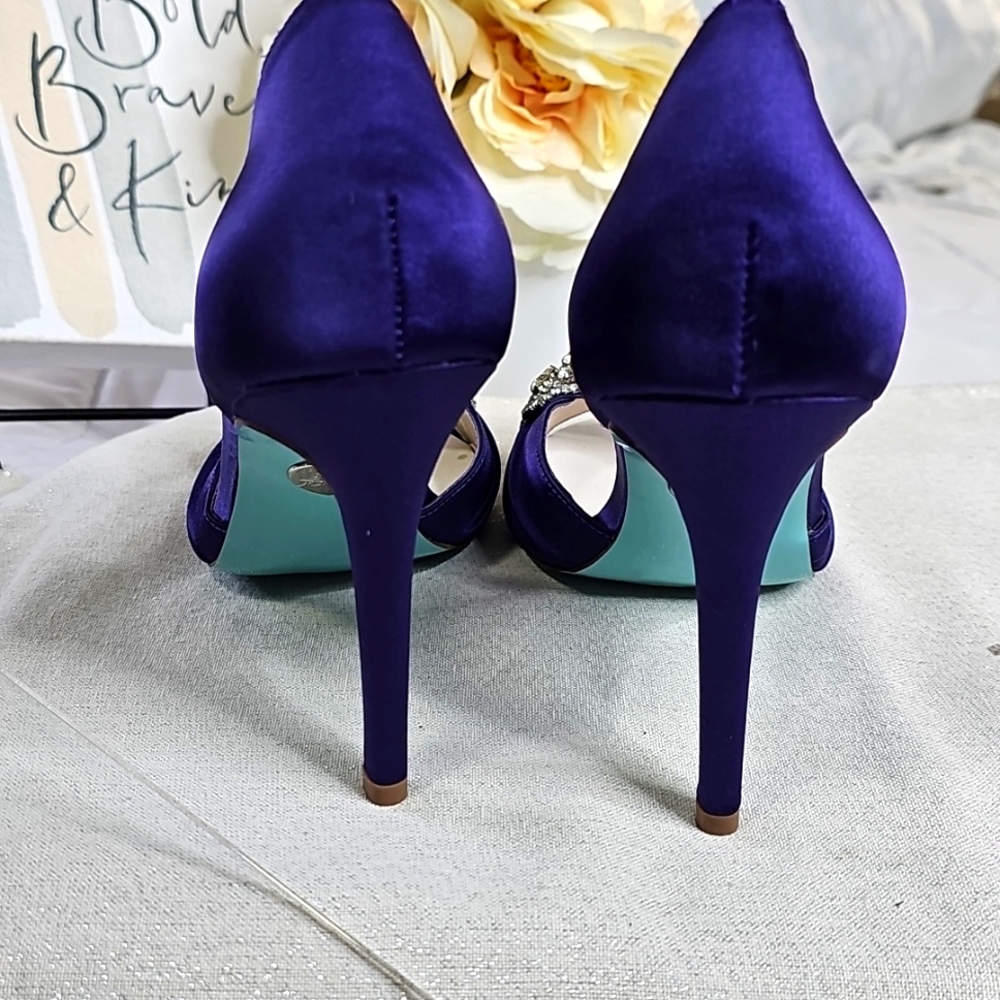 Betsey Johnson Purple Stiletto Heels Elegant Wear Office Wear Career Wedding - Picture 13 of 17